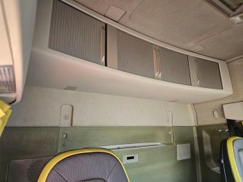 Volvo FH 16.650 8x4 / HIAB 105 t/m CRANE / KRAN